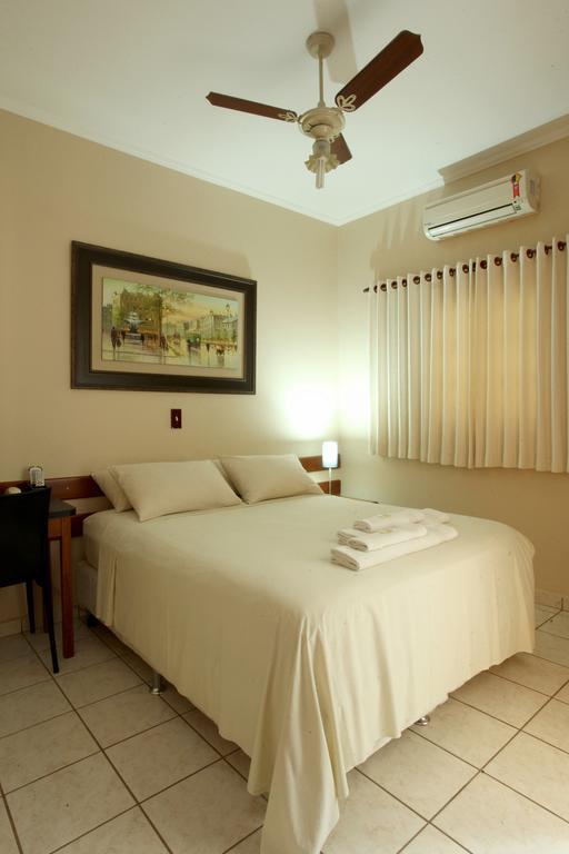 Candeias Hotel Batatais Ruang foto